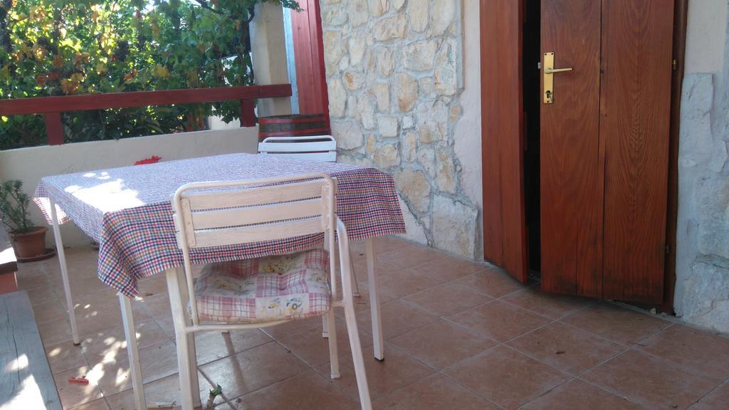 Apartments Picasso Komiza Komiža Quarto foto